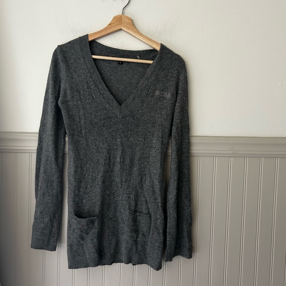 Y2K BCBGMaxAzria Medium Wool Blend Heather Gray V Neck Sweater